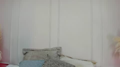 Maria Pettit online show from July 29, 2:00 am