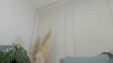 Maria Pettit online show from June 17, 2:49 am