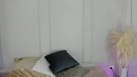 Maria Pettit online show from February 5, 11:03 am