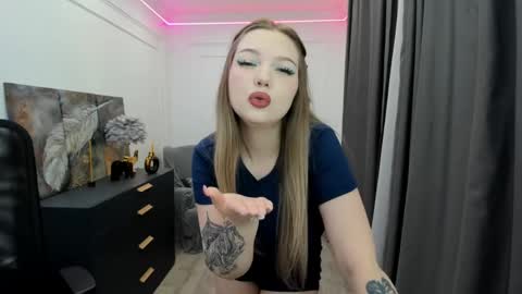 mariarobinsone online show from April 25, 11:56 am