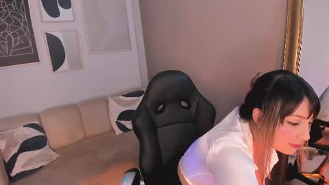 marie_bass online show from August 7, 1:20 pm