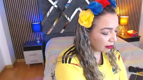 marie_hss online show from June 23, 8:04 pm