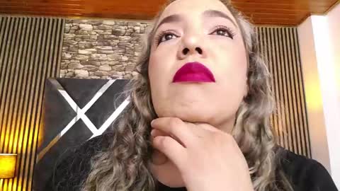 marie_hss online show from April 29, 8:02 pm