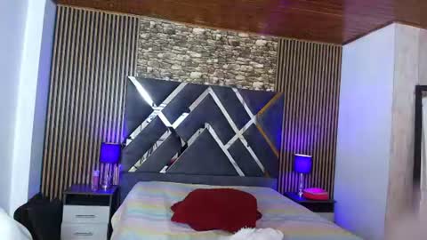 marie_hss online show from July 1, 7:44 pm