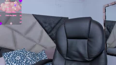 Mariee online show from July 16, 1:20 am