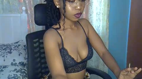 Snapshot of mariejuana_bliss chatting on September 18, 9:35 am mariejuana online show from September 18, 9:35 am