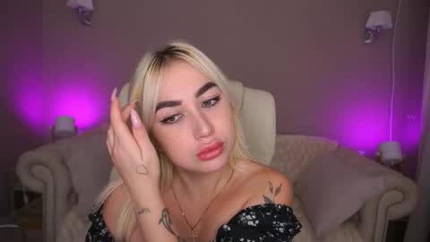 Snapshot of mariellavv chatting on October 1, 12:26 pm Mariella online show from October 1, 12:26 pm