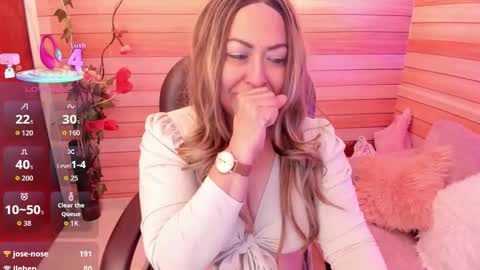 Snapshot of marien_thomson_ chatting on September 15, 2:35 am Marien online show from September 15, 2:35 am