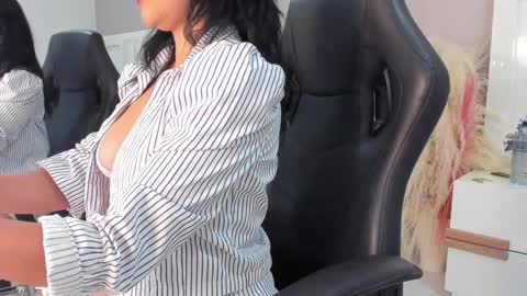 Maria Evans  online show from January 21, 4:10 am