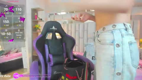 mariiahneedles online show from April 24, 10:34 pm