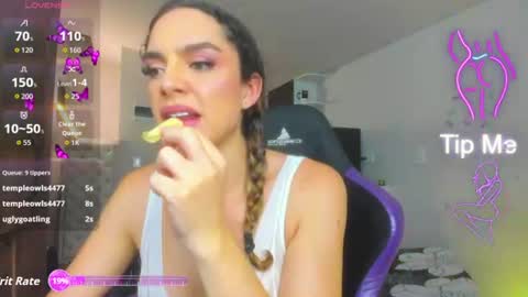 mariiahneedles online show from July 13, 1:20 am