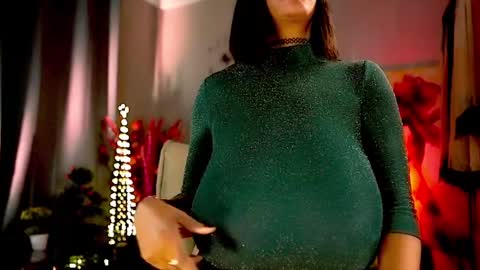 Snapshot of mariicha chatting on February 8, 6:43 am Nikita - Scroll down and read my bio please. New Pictures in Bio online show from February 8, 6:43 am