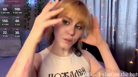 Mia online show from March 13, 8:06 am