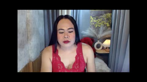 LEAH online show from April 29, 6:24 pm
