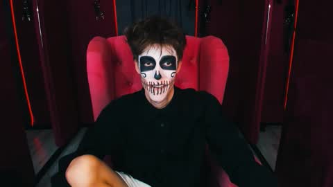 Mark online show from October 31, 4:07 pm