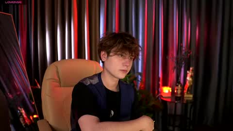 mark_ian_ online show from May 3, 1:39 pm
