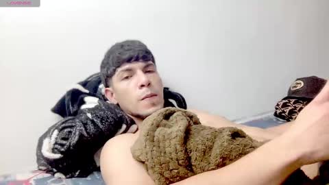 MODEL Mark Rut online show from March 3, 1:10 am