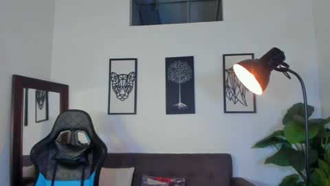 mark_x23 online show from June 13, 5:51 am