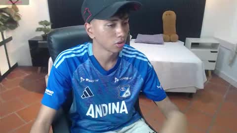 markbowie online show from December 2, 8:29 pm