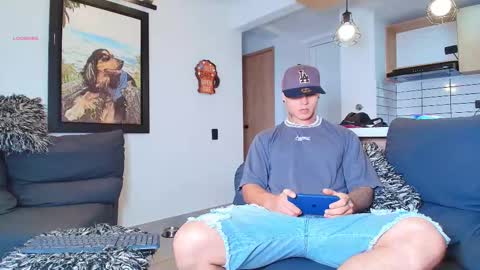 Sebastian online show from October 20, 8:25 pm