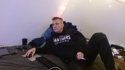 markymark101825061 online show from February 13, 3:39 am