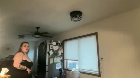 maroon_moon online show from March 11, 8:45 pm