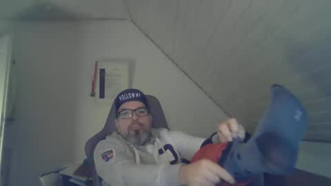 marriedcock1980 online show from December 15, 7:04 am