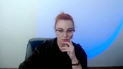 marrilove_ online show from April 4, 8:21 am