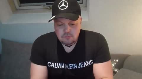 mars0481 online show from December 15, 5:31 pm