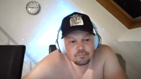 mars0481 online show from August 3, 7:20 pm
