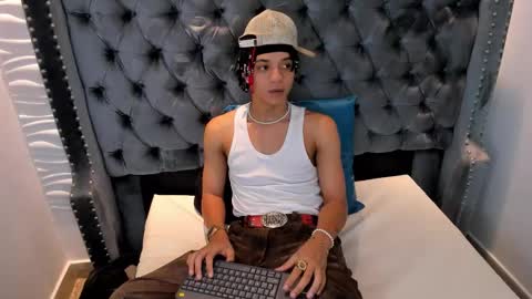 MARSHALL online show from November 21, 1:42 pm