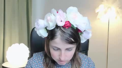 Snapshot of martaedams chatting on October 1, 7:29 am martaedams online show from October 1, 7:29 am