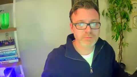 martcb1313 online show from April 21, 1:42 am