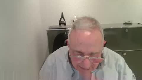 martin_1947 online show from February 26, 11:19 pm