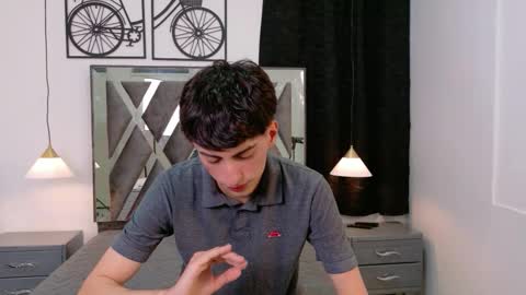 martin_williams_ online show from December 19, 12:33 pm