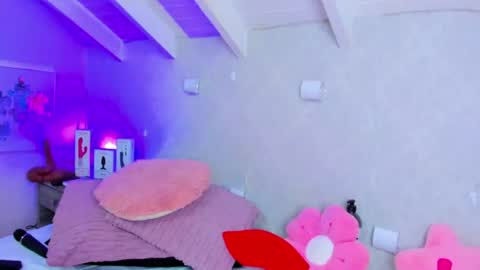 martina mIIler online show from August 2, 12:07 pm