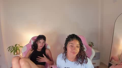Snapshot of martina_monst chatting on October 3, 2:43 am martina Monst online show from October 3, 2:43 am