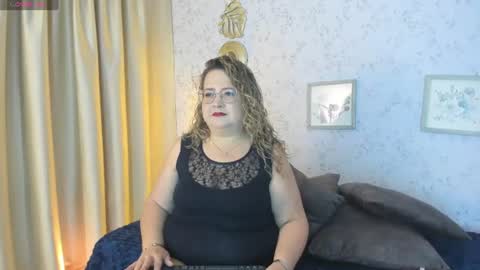 Martina Caicedo online show from June 19, 10:10 am