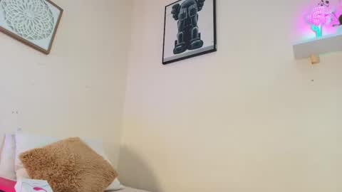 mary_cute9 online show from July 2, 12:32 pm