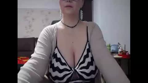 Mary online show from February 27, 7:19 am