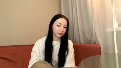 Lola online show from March 19, 5:40 pm