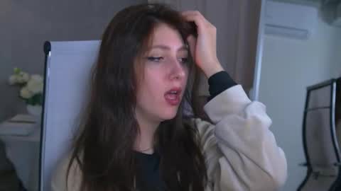 Mary Miller online show from November 10, 5:43 am