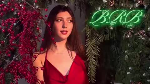 Mary Miller online show from December 20, 1:07 pm