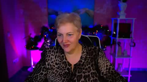 marymogan online show from December 18, 1:17 pm