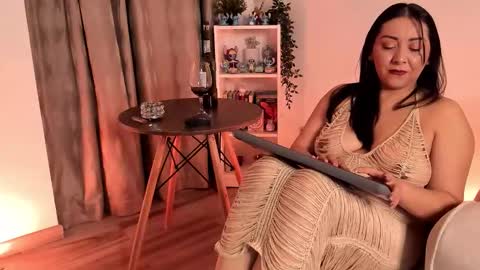 Mary online show from March 8, 2:04 am