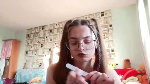 Kelly online show from April 28, 9:02 am