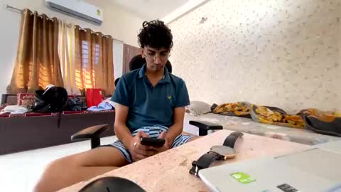 maskboyz2003 online show from November 6, 4:04 am