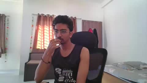 maskboyz2003 online show from February 5, 3:55 am