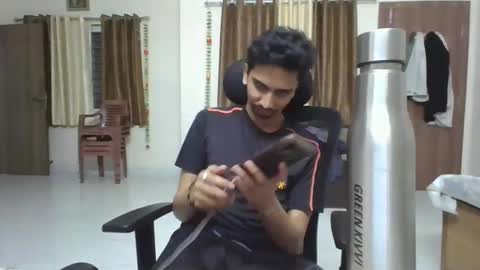 maskboyz2003 online show from January 31, 3:55 pm