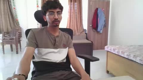 maskboyz2003 online show from February 27, 6:35 am